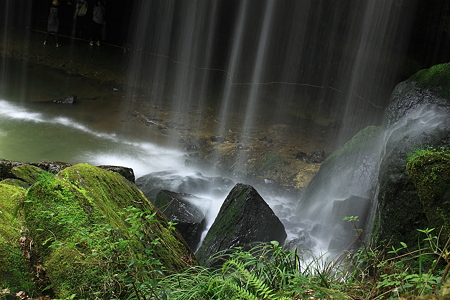 鍋ヶ滝 裏見の滝