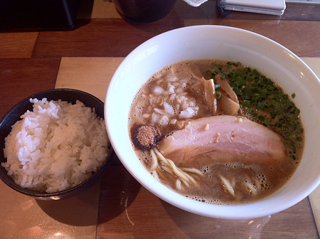 らーめん佳　らーめん+ライス