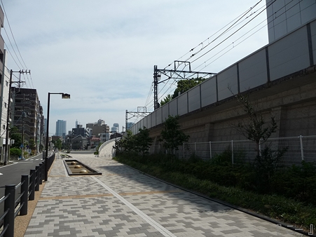 110622-東横廃線 東白楽→反町 (11)
