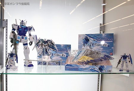 ANA機内限定販売のガンプラの展示01