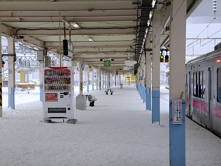 青森駅ホーム2