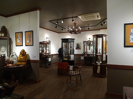 昭和の町の商店街(16)宝来開運館