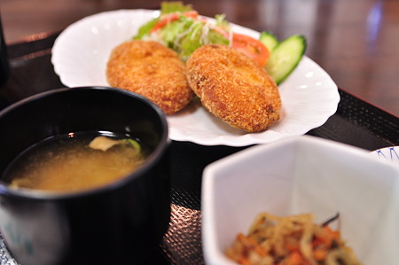 こんちゃんコロッケ定食(道の駅・こんぜの里りっとう【滋賀】)