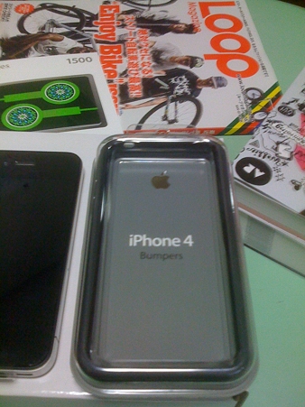 iPhone4バンパー